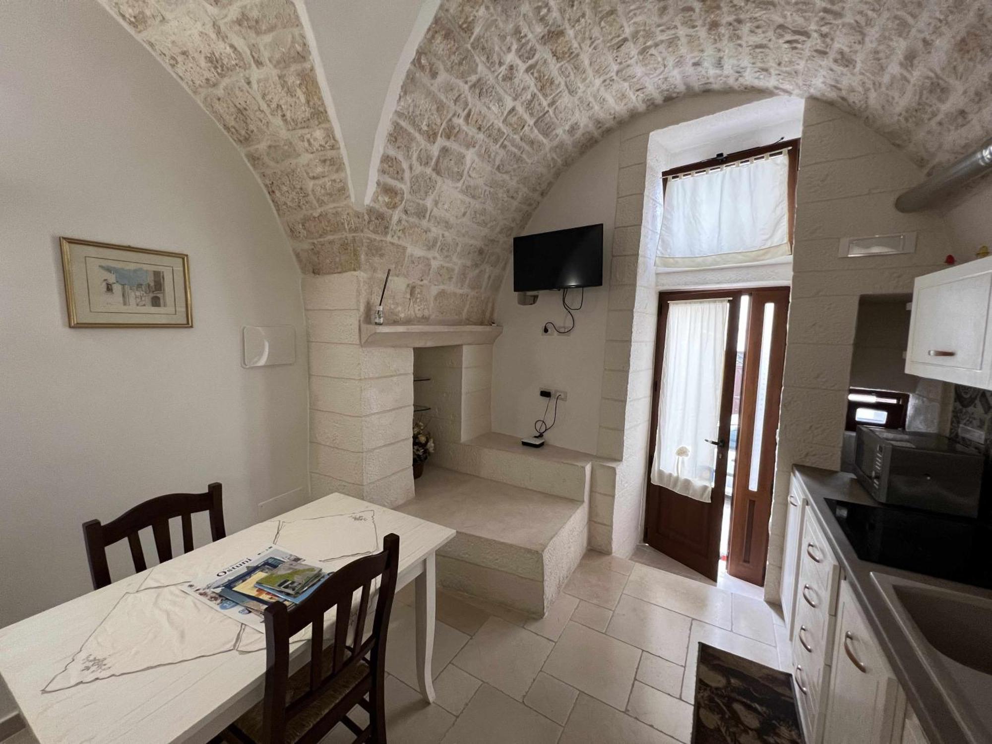 La Rosa D Ernesto Wifi Free 3 Sleeping Places Apartamento Ostuni Exterior foto